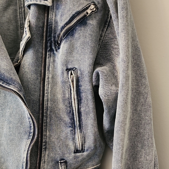 Fashion Nova Light Blue Denim Jacket - Picture 5 of 7